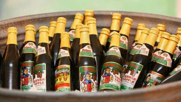 Flensburger, Tannenzäpfle & Co.: Das sind absolute Kultprodukte.