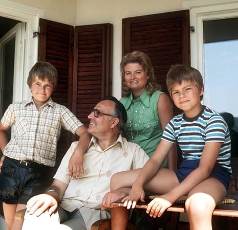 Inszenierte Familienidylle in St. Gilgen? Der rheinland-pfälzische Ministerpräsident Kohl im Urlaub. Sein Sohn Walter (links) warf Helmut Kohl Jahrzehnte später in seinem Buch "Leben oder gelebt werden", dass er selten zu Hause war und seine eigentliche Familie CDU hieß.