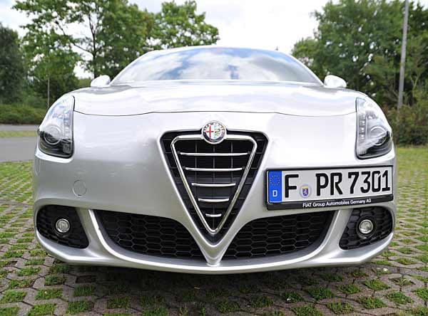 Alfa Romeo Giulietta: Klare, dynamische Linien kennzeichnen das Design des Kompaktwagens.