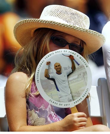 So süß und keck: Die 7-jährige Jaz zeigt offen, dass sie der größte Fan von Papa Andre Agassi ist. So süß und keck: Die 7-jährige Jaz zeigt offen, dass sie der größte Fan von Papa Andre Agassi ist.