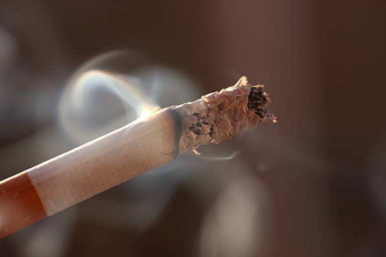In einer Zigarette sind viele krebserregende Substanzen enthalten.