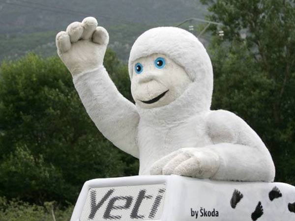 Noch ist unklar, was ein Yeti mit der Tour de France zu tun hat. Klar ist dagegen, dass das possierliche Schneewesen seinen Platz innerhalb der Werbekarawane sicher hat.