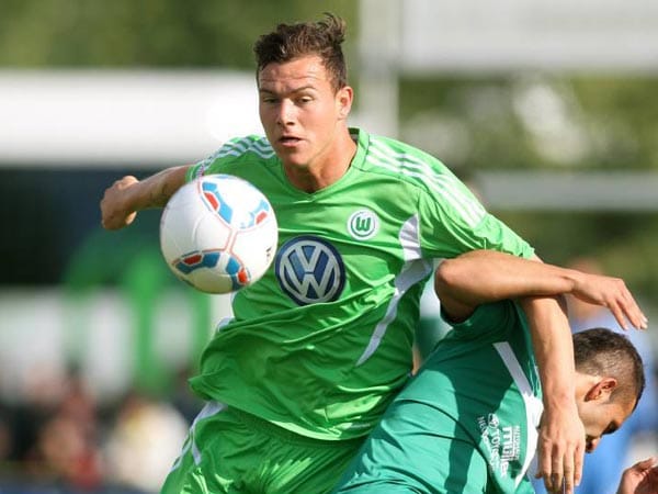 Kevin Scheidhauer hat die A-Jugend des VfL Wolfsburg in der vergangenen Saison fast im Alleingang zur Deutschen Meisterschaft geschossen. 23 Saisontore sprechen für sich. Nun kommt der 19-Jährige mit Vorschusslorbeeren direkt aus der Jugend zum Team von Felix Magath. In der Vorbereitung bekam er schon einiges an Einsatzzeit.