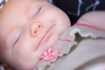 Auch bei heißem Wetter können Babys gut schlafen