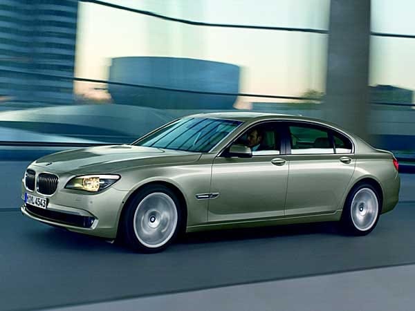 EU-Neuwagenpreise: BMW 730d: In Deutschland 61.849 Euro netto, in Ungarn 54.837 Euro.