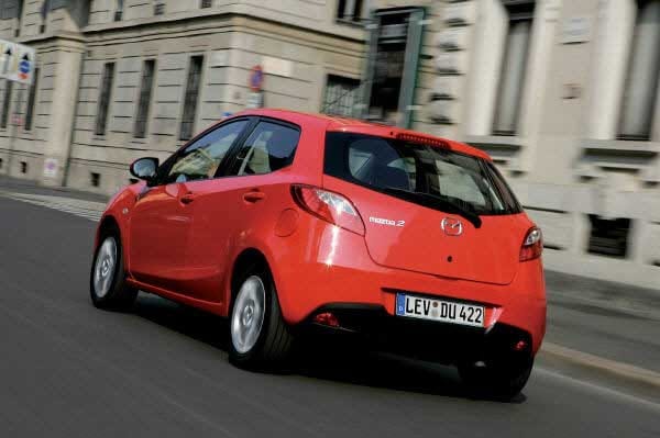 EU-Neuwagenpreise: 9744 Euro netto kostet der Mazda2 in Ungarn. Bei uns sind 11.756 Euro fällig.