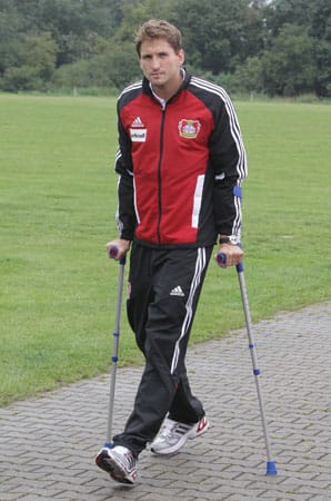 René Adler ist wieder einmal flügellahm. Die ehemalige deutsche Nummer eins hat das Pech gepachtet. Er muss nach einer Operation am rechten Knie noch mindestens bis Mitte September pausieren.