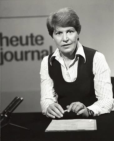 Foto aus uralter Zeit: Ein Jahr, nachdem Dieter Kronzucker 1978 erstmals das "heute-journal" moderierte, führte Ingeborg Wurster als erste Frau durch die Sendung, und zwar bis 1984. In schwarzweiß, wie das Foto suggeriert, kam das News-Magazin selbst damals aber nicht daher.