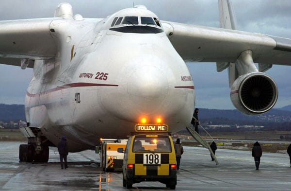 Das größte Flugzeug der Welt ist nicht für den Linienflug geeignet. Es wird stattdessen als Frachter eingesetzt.