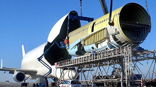 Es wurden lediglich fünf Exemplare des Typs Airbus A300-600ST (Beluga) produziert, die fast ausschließlich für Airbus fliegen.