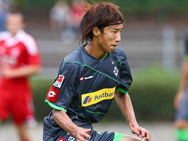 Der neueste von bislang 15 Japan-Importen in der Bundesliga. Für 400.000 Euro hat Borussia Mönchengladbach Yuki Otsu von Kashiwa Reysol an den Rhein geholt. Der offensive Mittelfeldspieler, der auch auf der linken Außenbahn spielen kann, soll eher eine Verpflichtung für die Zukunft sein.