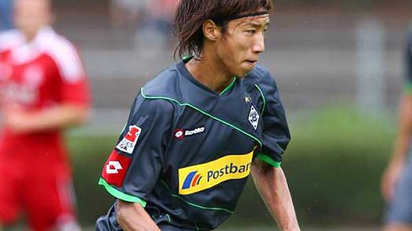 Der neueste von bislang 15 Japan-Importen in der Bundesliga. Für 400.000 Euro hat Borussia Mönchengladbach Yuki Otsu von Kashiwa Reysol an den Rhein geholt. Der offensive Mittelfeldspieler, der auch auf der linken Außenbahn spielen kann, soll eher eine Verpflichtung für die Zukunft sein.