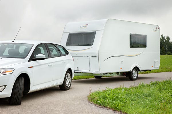 Die neuen Einsteiger-Caravans der "n-joy"-Serie kosten unter 10.000 Euro. Das günstigste Modell aus der Baureihe, der C 37 K, kostet 8999 Euro. Das Bild zeigt den C42 D zum Preis von 9199 Euro.