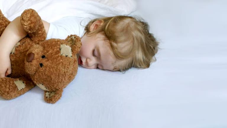 Ein Teddybär ist für Kinder von hoher Bedeutung, denn das Kuscheltier ersetzt die Abwesenheit der Bezugsperson.
