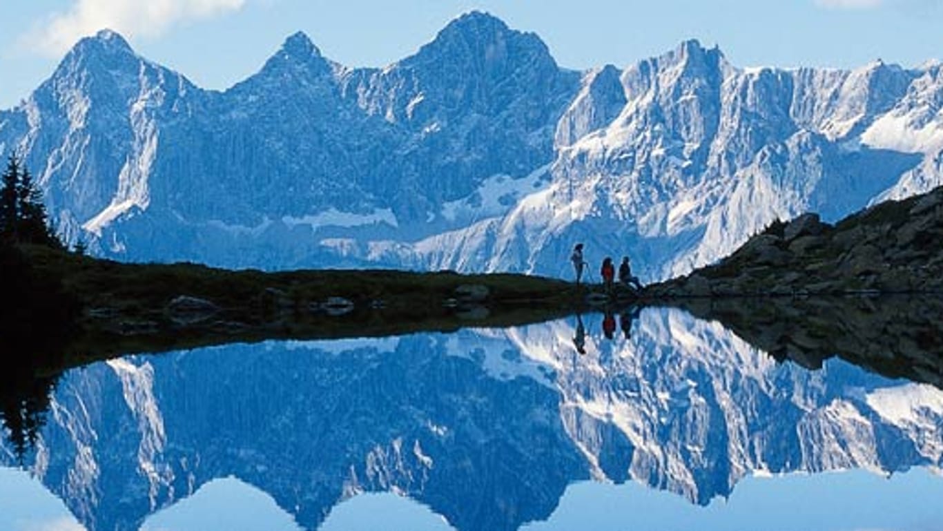 So schön spiegeln Bergseen.
