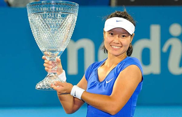 Nr. 8: Li Na. Chinas weiblicher Super-Star gewann als erster chinesischer Sportler ein Grand-Slam-Turnier. Auch finanziell war der Sieg bei den French Open 2011 nicht schlecht: Mehr als acht Millionen US-Dollar landeten im berechneten Zeitraum auf dem Konto der 29-Jährigen Tennisspielerin.