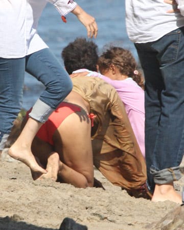 Halle Berry feiert ihren 45. Geburtstag am Strand von Malibu.