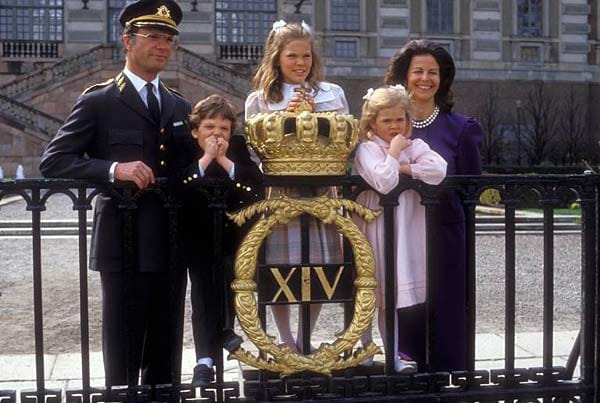 Dieses Bild entstand im Jahr 1990: Victoria im Alter von 14 Jahren (Mitte) mit ihren Geschwistern und ihren Eltern.