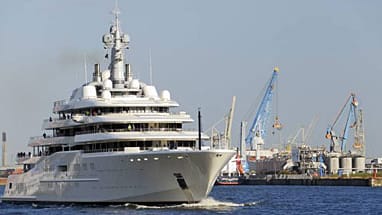 Die Luxusyacht "Eclipse" streckt sich auf fast 163 Meter