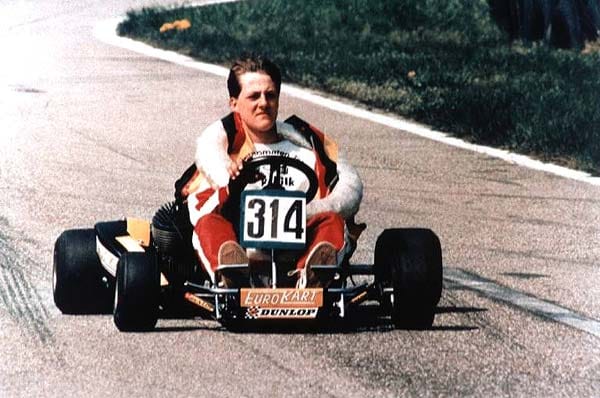Der Start in eine einzigartige Karriere. 1987 feiert Michael Schumacher den Gewinn der Kart-Europameisterschaft.