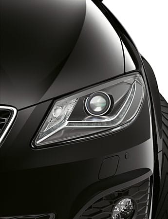 Die neu gestaltete Grafik der Scheinwerfer erinnert nun noch deutlicher an die Abstammung von Audi.