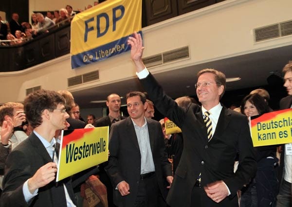 Nach 2002 und 2005 zieht die FDP ein drittes Mal mit Westerwelle in den Bundestagswahlkampf.