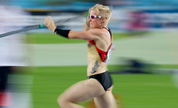 Stabhochspringerin Martina Strutz übertrifft ihren deutschen Rekord.
