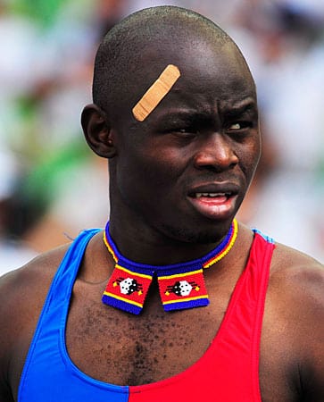 Exotisch: Subissio Matsenjwa aus Swasiland startete bei der WM über 200 Meter mit besonderem Outfit.