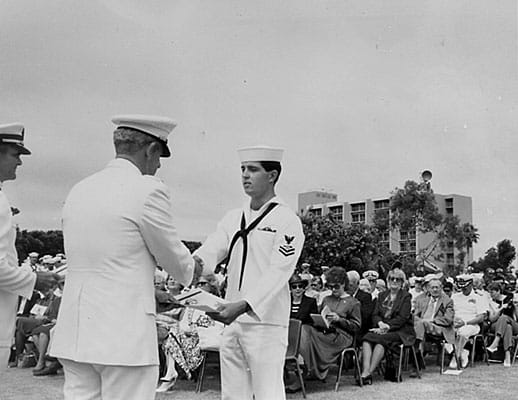 Abschlussfeier der Kampfschwimmerausbildung: "Du kannst aus jedem Mann einen körperlich harten Kerl machen, kein Problem", sagt Wasdin, "aber mentale Härte kann man nicht lernen. Sie ist eine Gabe."