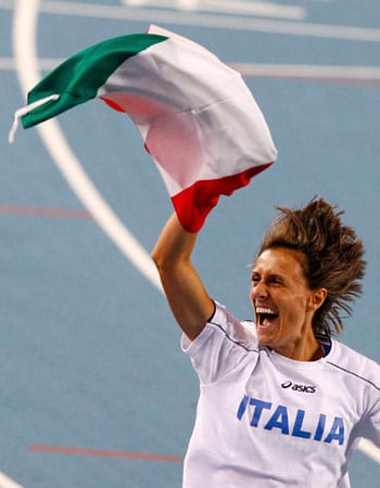 Oh, Italia: Antonietta Di Martino feiert ihre Bronzemedaille im Hochsprung.