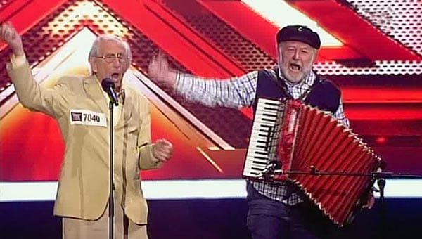 Dieses Duo ist das älteste, welches jemals vor die "X Factor"-Jury getreten ist. Wilhelm Tromm (links) ist 95 und Alois Beck ist 73 Jahre alt. Nur von "Das Bo" bekamen sie für ihren Auftritt mit Mundharmonika und Akkordeon ein Ja.