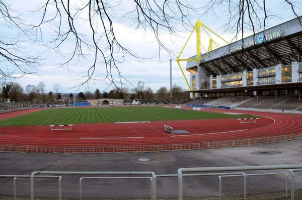 1974 zog der BVB in das direkt angrenzende Westfalenstadion. Die alte Heimat wird heutzutage von der zweiten Mannschaft genutzt.