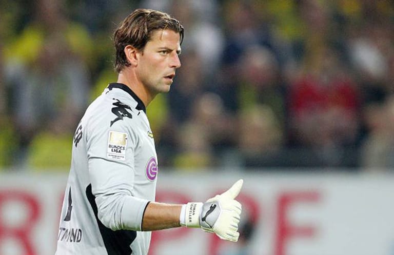 Roman Weidenfeller (zu einem Reporter von Dubai TV nach dem entscheidenden Sieg um die Meisterschaft): "I think we have a grandios Saison gespielt!"
