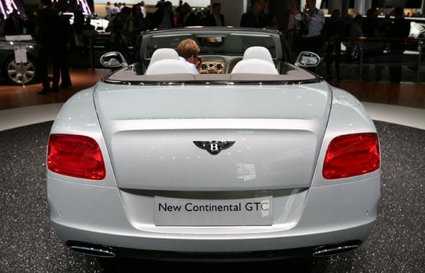 Beim Bentley New Continental GTC ist dank eines Allradantriebs auch bei schlechter Witterungslage für beste Bodenhaftung gesorgt.