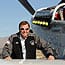 Der 74 Jahre alte Jimmy Leeward war ein erfahrener Flieger, der mehr als 150 Rennen geflogen und Stunt-Pilot in mehreren Kinofilmen war, darunter "Amelia" und "Cloud Dancer". Der 74 Jahre alte Jimmy Leeward war ein erfahrener Flieger, der mehr als 150 Rennen geflogen und Stunt-Pilot in mehreren Kinofilmen war, darunter "Amelia" und "Cloud Dancer".