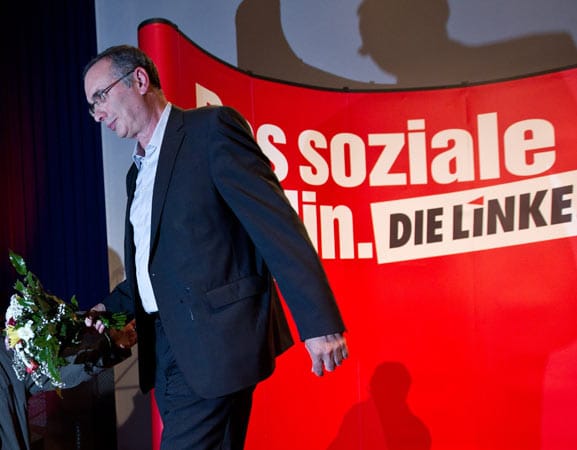 Die Linke, bisheriger Koalitionspartner der SPD, verliert Stimmen und muss mit 11,7 Prozent der Wählerstimmen aller Voraussicht nach die Regierung verlassen.