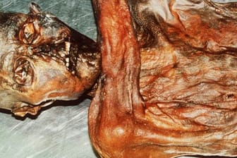 Eis konservierte "Ötzis" Körper für über 5000 Jahre