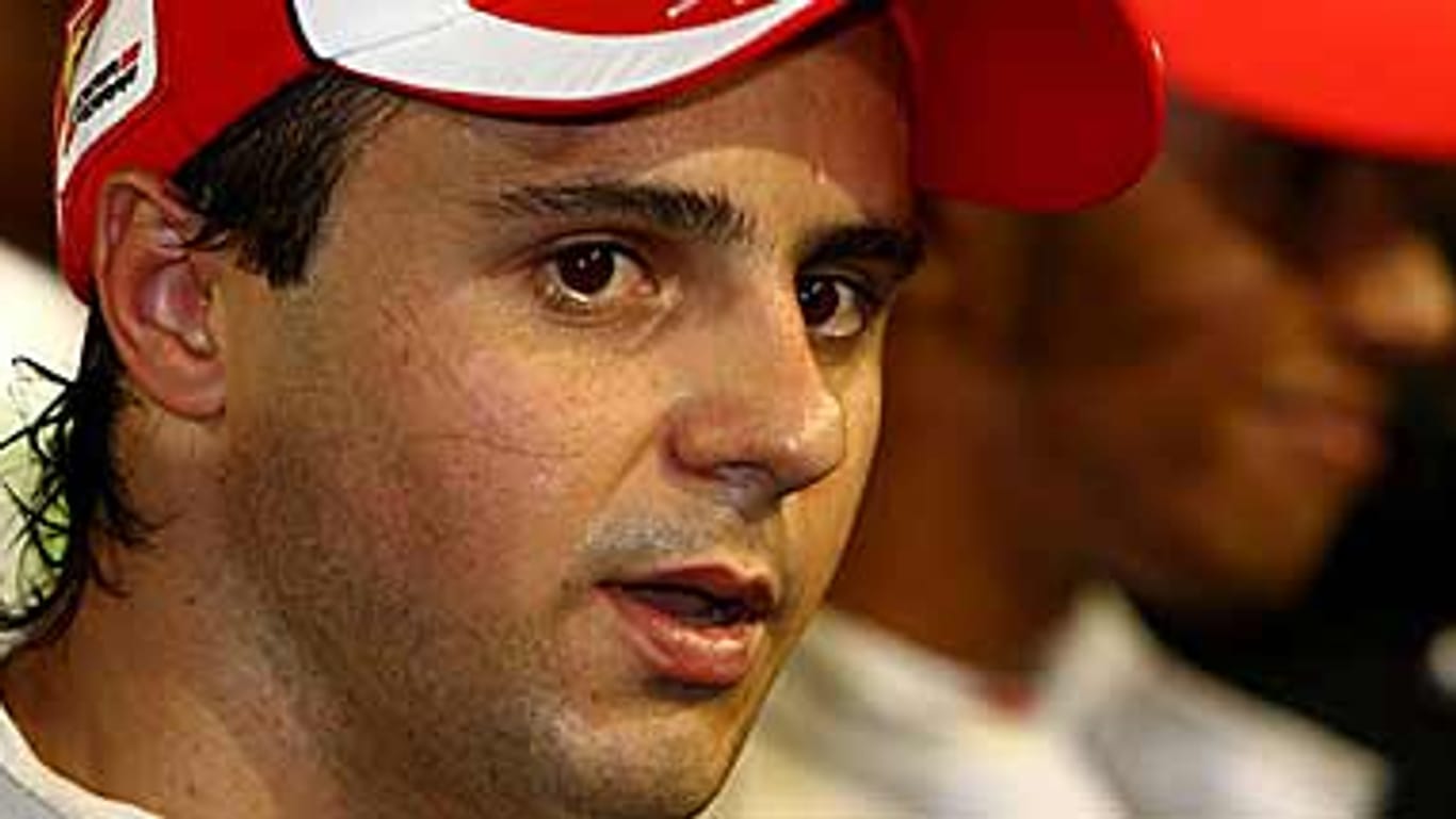 Erhitzte Gemüter in Singapur: Felipe Massa (vorn) und Lewis Hamilton.