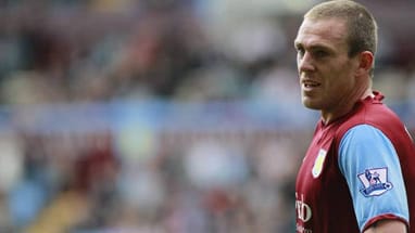 Führt die Rangliste der meisten Eigentore an: Villas Innenverteidiger Richard Dunne. Führt die Rangliste der meisten Eigentore an: Villas Innenverteidiger Richard Dunne.