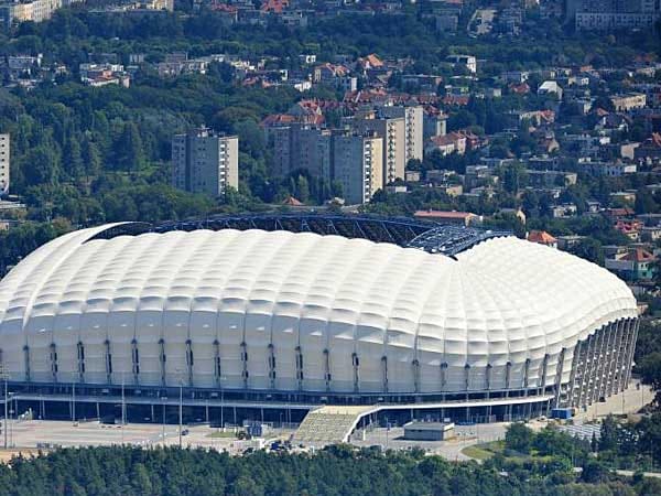Das für etwa 150 Millionen Euro runderneuerte Stadion in Posen war vor allen anderen EM-Arenen fertig. Es ist die Heimat des polnischen Erstligisten Lech Posen.