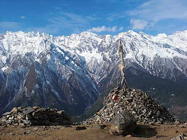 Auf dem Great Himalaya Trail offenbaren sich dem Wanderer einmalige Aussichten.
