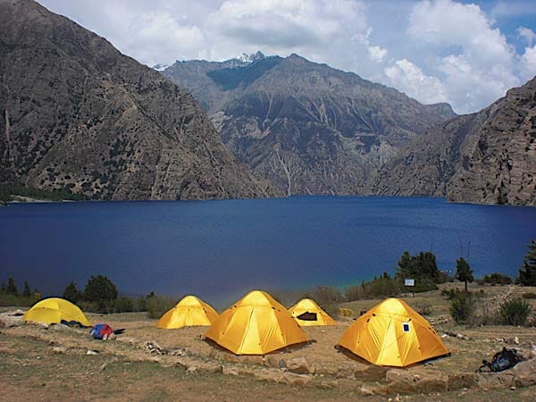 Ein besonderer Anblick der Region Dolpa ist der Phoksumdo See, der bis 650 Meter tief sein soll.