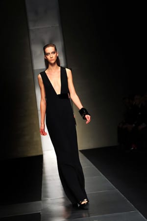 Fashion Week Mailand 2011: Knochen statt Kurven. Fashion Week Mailand 2011: Knochen statt Kurven.