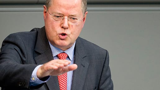 Ex-Finanzminister Peer Steinbrück (SPD) schießt scharf gegen das Euro-Krisenmangement der schwarz-gelben Regierung Ex-Finanzminister Peer Steinbrück (SPD) schießt scharf gegen das Euro-Krisenmangement der schwarz-gelben Regierung