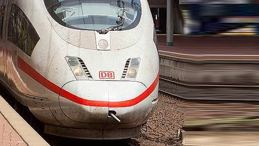 Am Rüsselheimer S-Bahnhof Opelwerke ist ein Mann von einem ICE erfasst worden