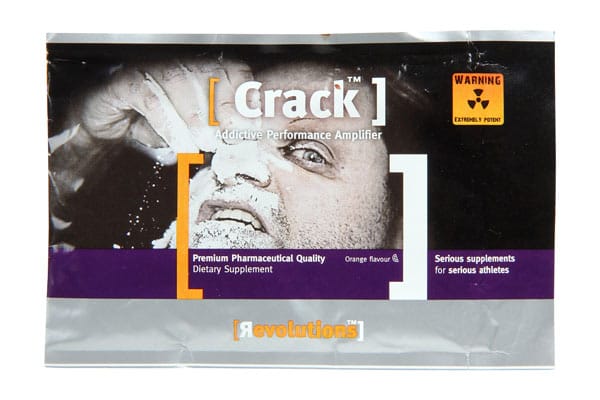 Das Sportlerprodukt "Crack" kommt aus den USA und enthält die illegale Dopingsubstanz "Methylhexanamin". Es darf in Deutschland nicht verkauft werden. (Quelle: Verbraucherzentrale Nordrhein-Westfalen)