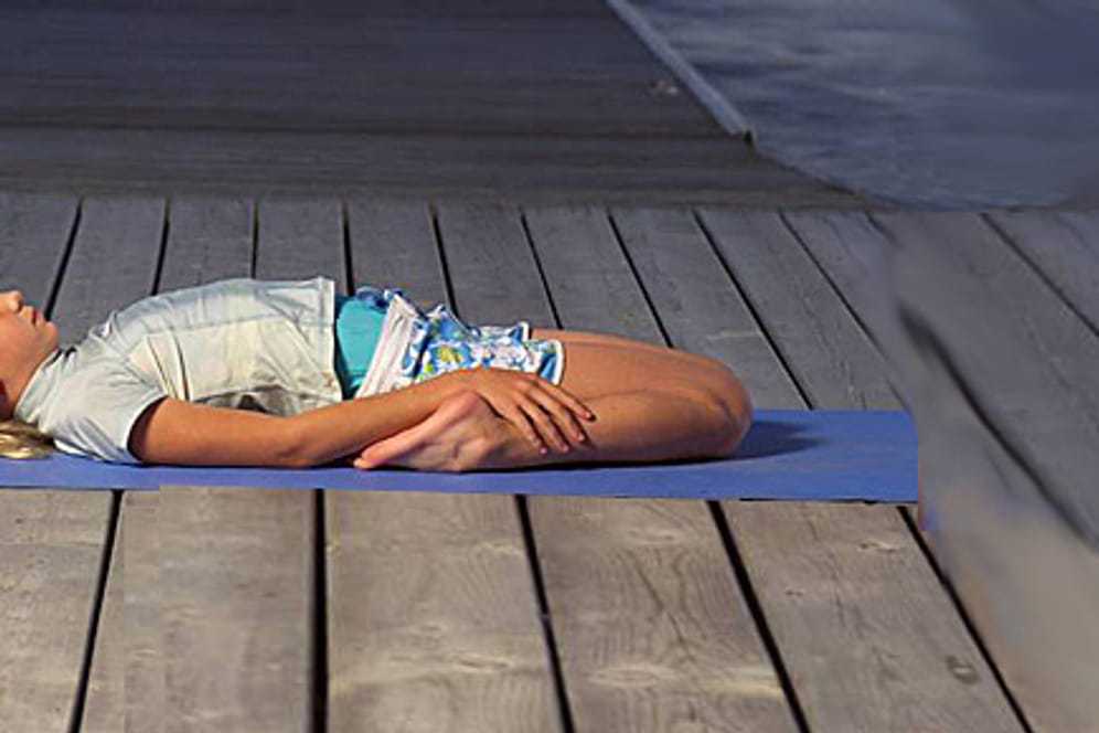 Ob Yoga, Fantasiereisen oder Massagen - Kinder brauchen Entspannung.