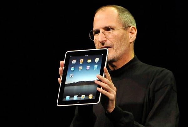 Apple-Chef Steve Jobs 2010 bei der Vorstellung des iPad.