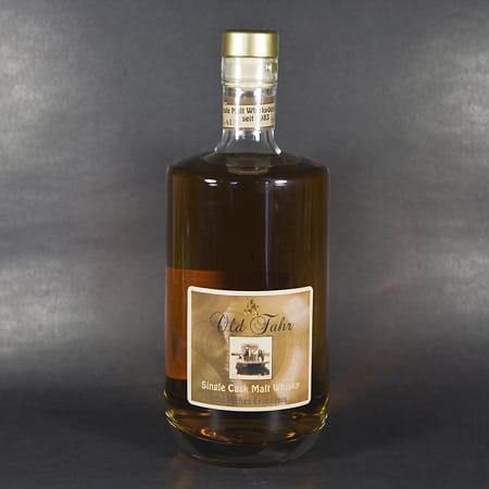Whisky aus Oberfranken: Fleischmann sieht sich als älteste Malt-Whisky-Destellerie Deutschlands und bietet diverse Sorten an. Der „Old Fahr“ schmeckt beispielsweise leicht nussig nach Zartbitterschokolade.