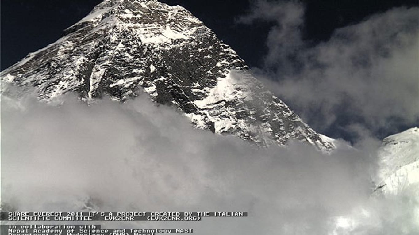Die Everest Webcam steht in 5675 Meter auf dem Gipfel des Kala Patthar.